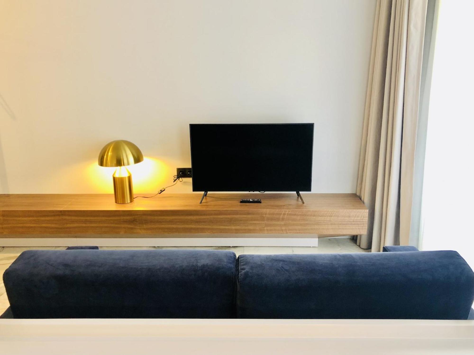Bright And Spacious In Apartamento